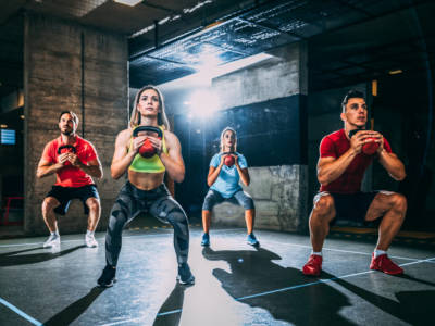 allenamento pesi palestra kettlebell