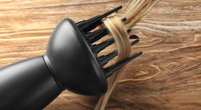 Come arricciare capelli con diffusore
