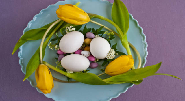 Come fare centrotavola Pasqua con uova sode