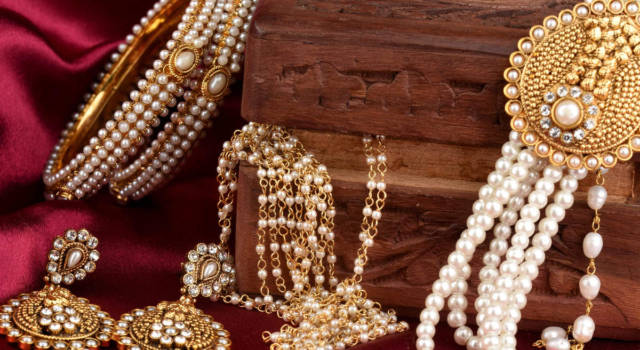 Modelli collane etniche con le perline