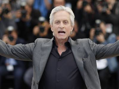 MICHAEL DOUGLAS