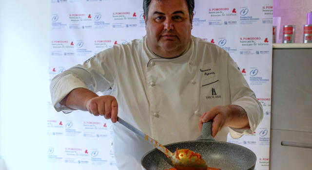 Chi è Gennaro Esposito, lo chef stellato e volto tv
