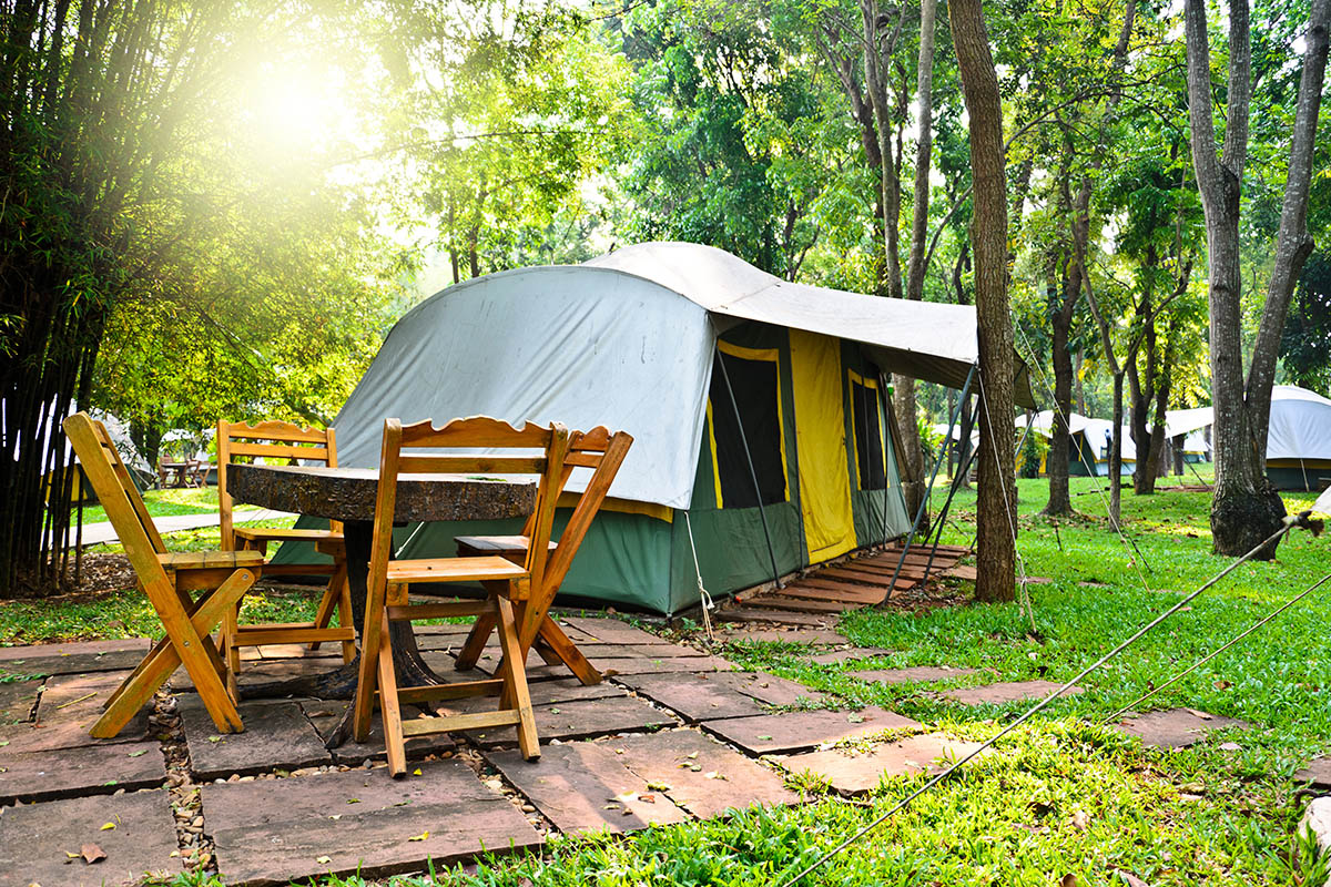 tenda da campeggio tavolo e sedie