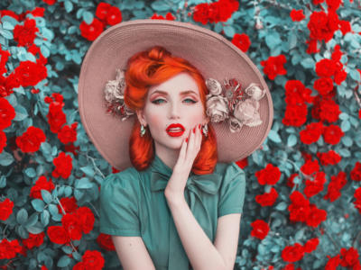 donna rosso capelli smalto rossetto fiori