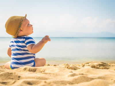 bambino spiaggia mare