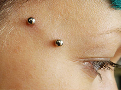 Quanto costa fare Microdermal piercing