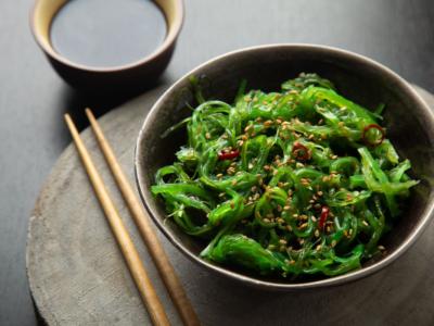 ciotola insalata alghe wakame