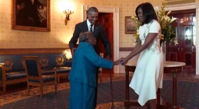 Usa, il ballo di Obama alla Casa Bianca con una donna di 106 anni &#8211; VIDEO