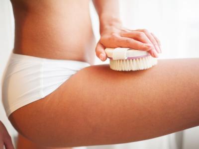 Body brushing: cos’è e come si ottiene