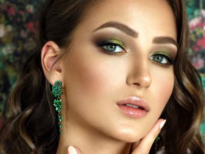 Ragazza trucco verde