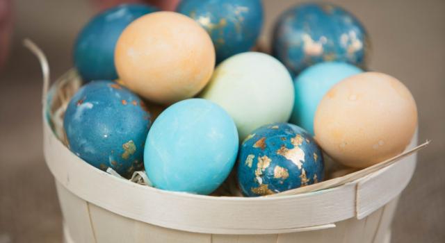 Perché a Pasqua si regalano le uova? Antiche simbologie e nuove commercializzazioni