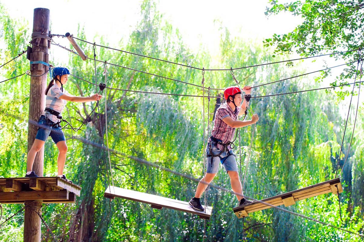 Ragazzi parco avventura