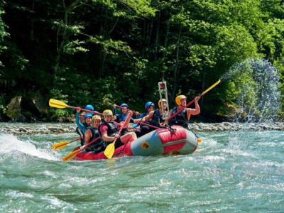 gruppo rafting torrente