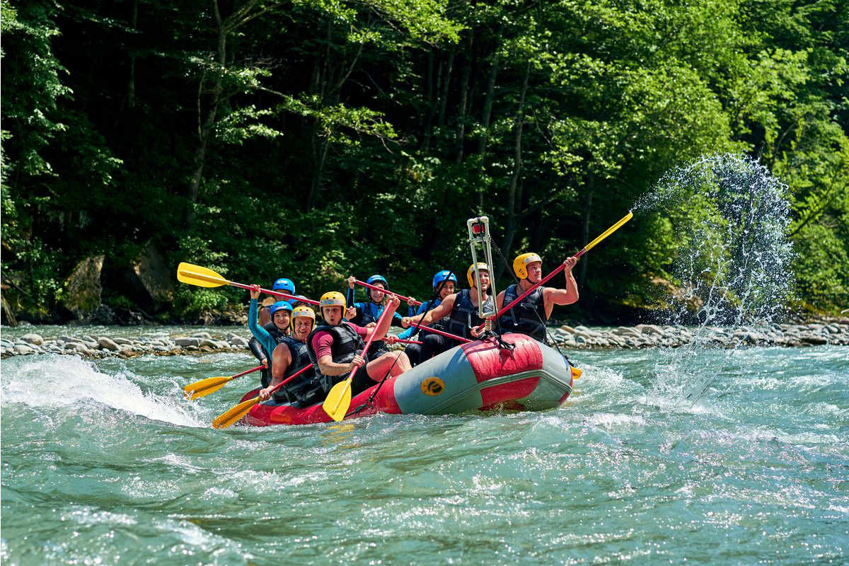 gruppo rafting torrente