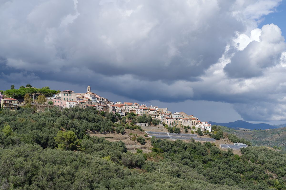 paese lingueglietta liguria