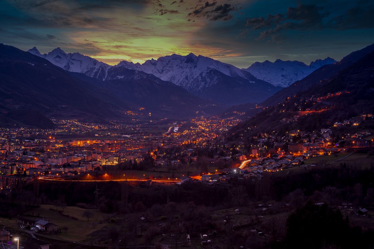 panorama notturno aosta