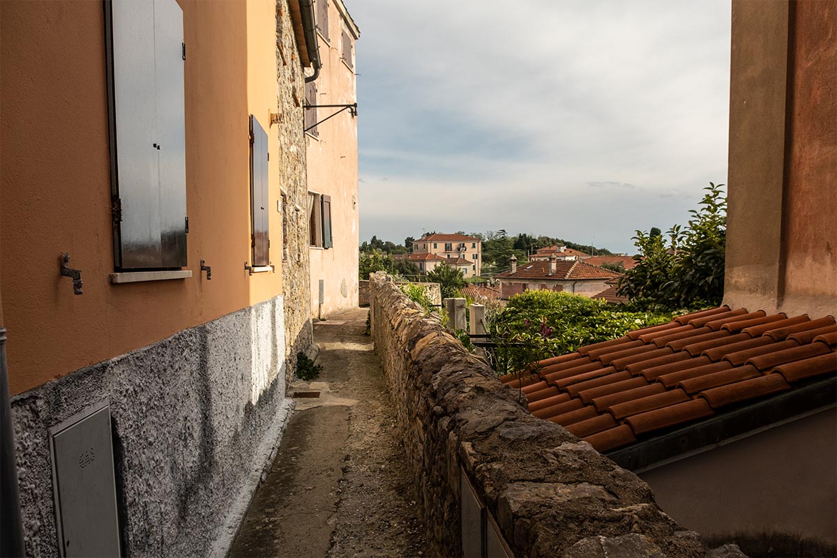 borgo montemarcello liguria