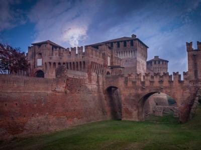 soncino castello medievale lombardia borgo