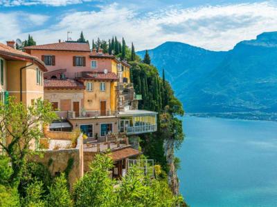 tremosine sul garda borgo lombardia