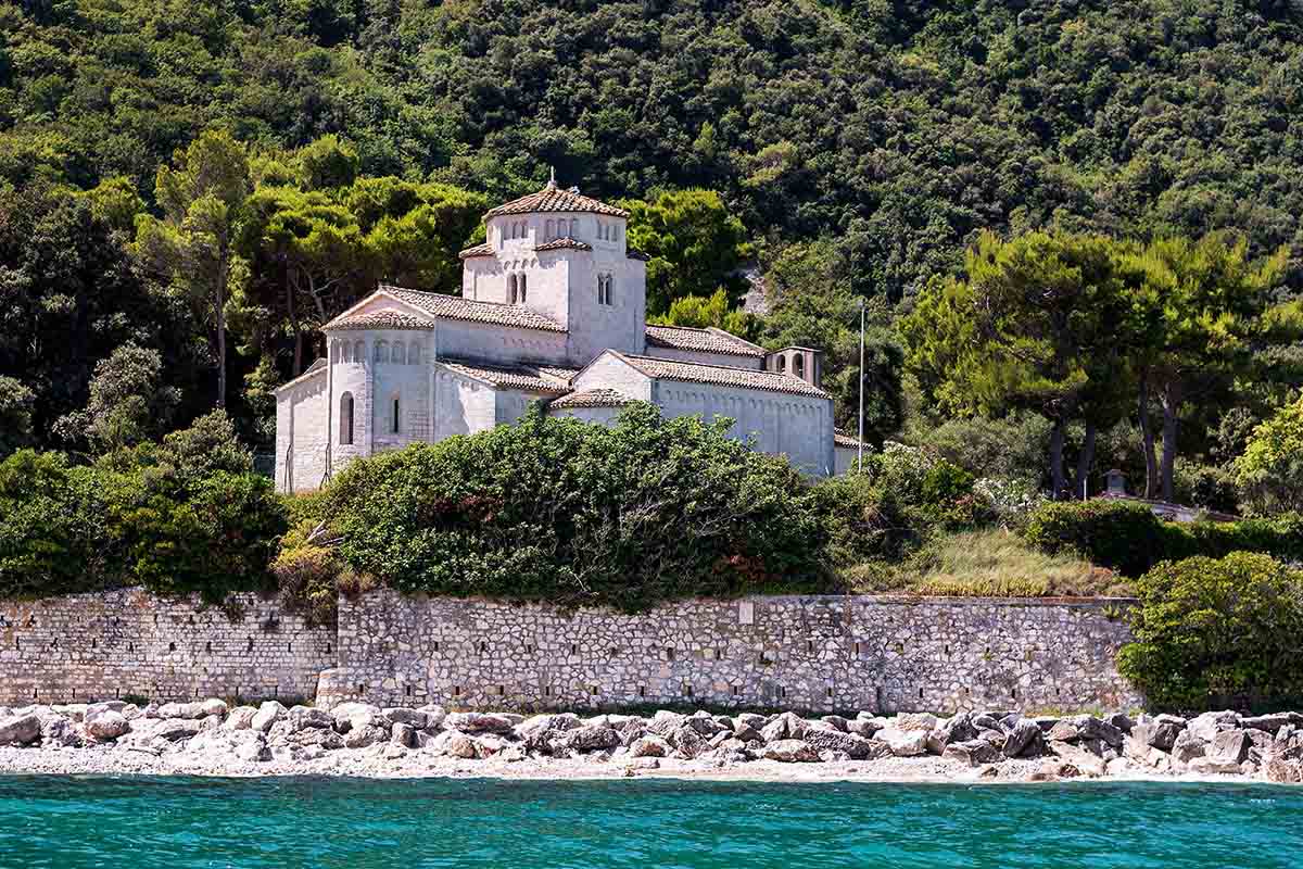 Chiesa Santa Maria di Portonovo