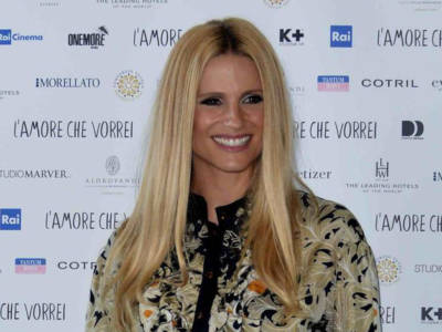 Michelle Hunziker e mamma Ineke su Instagram: “ma che str…a”