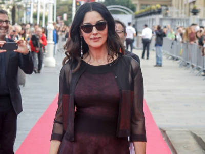 Monica Bellucci: “Ci si può amare nonostante il tempo”