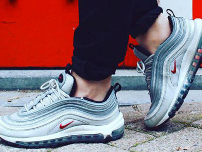 Nike Silver: le iconiche sneakers festeggiano 20 anni con una riedizione