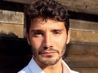 Stefano De Martino paparazzato con una ragazza: è la sua nuova fiamma?