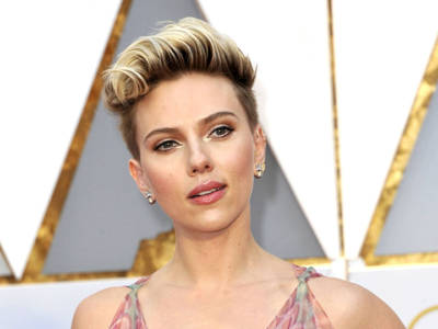 Scarlett Johansson: incidente bollente in aereo!