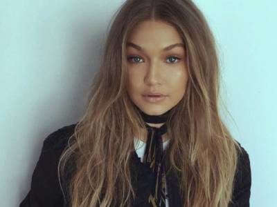 Gigi Hadid flat waves