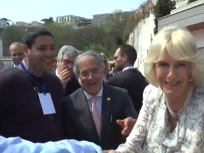 Camilla Parker Bowles a Napoli: è già amore per la città partenopea