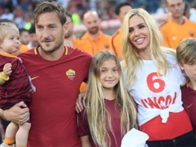 Ilary Blasi e la sorpresa per il ritiro di Francesco Totti: “6 Unico”