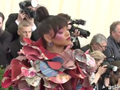 Katy Perry e Rihanna regine della passerella del Met Gala a New York