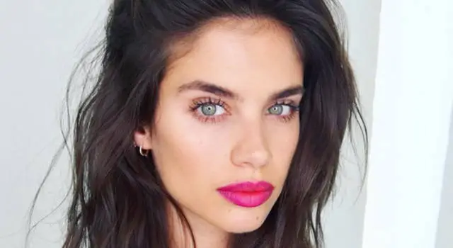 10+ Modella Sara Sampaio Calzedonia PNG