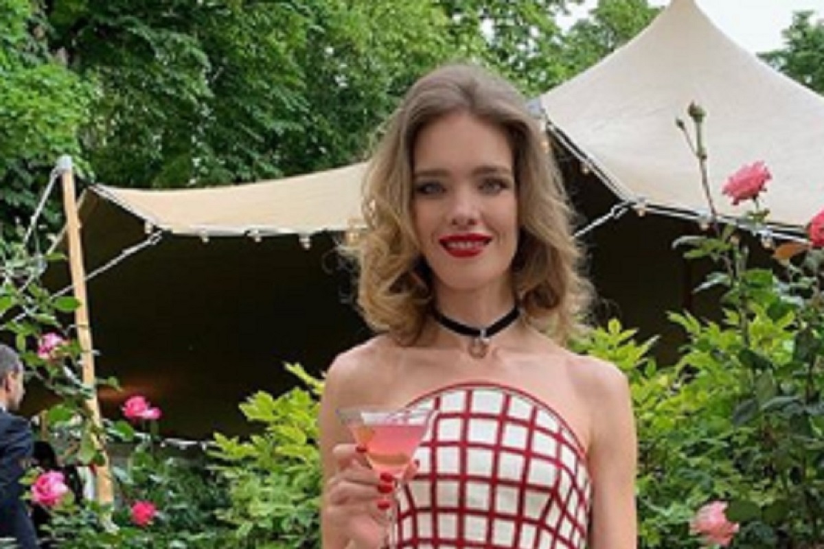 Sai che faceva la venditrice ambulante di frutta? Tutto sulla supermodella Natalia Vodianova