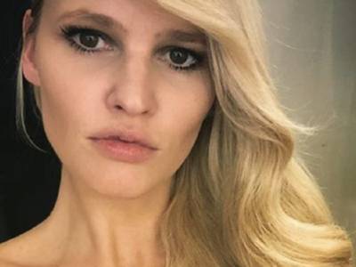 6 curiosità su Lara Stone: dai capelli blu a femme fatale