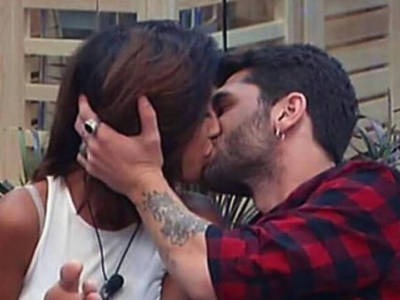 Primo bacio nella casa del Grande Fratello Vip! Ma lei è fidanzata…