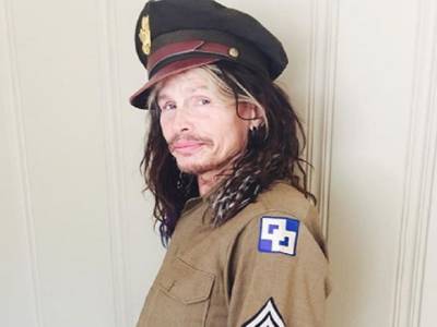 Steven Tyler: tutto quello che non sai sulla rock star e sulla sua turbolenta vita privata…