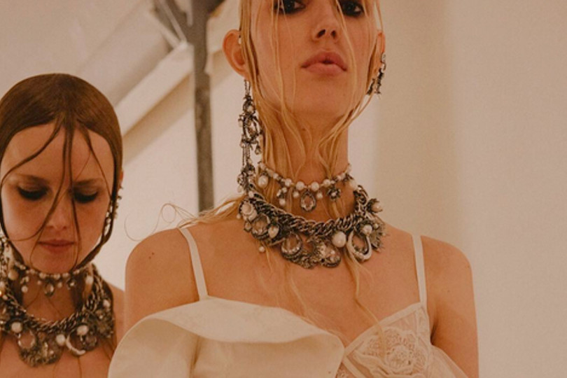 Alexander McQueen: contrasti e armonie a Parigi