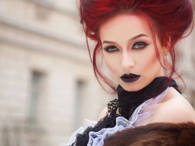 10 acconciature per Halloween con capelli lunghi