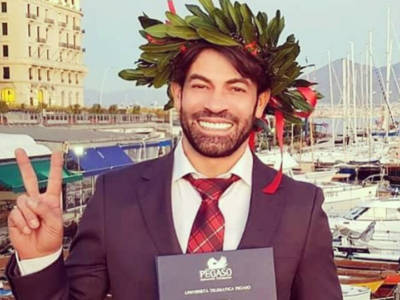 Gianni Sperti si è laureto in Economia Aziendale!