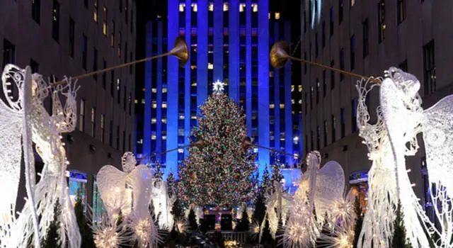 Rockefeller Center Natale.A New York Si E Acceso L Albero Di Natale Del Rockefeller Center