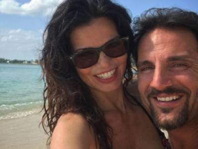 Laura Torrisi mozzafiato in bikini si gode l’amore con Luca Betti