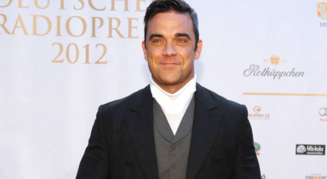 Robbie Williams svela: &#8220;Un killer voleva uccidermi all&#8217;apice della mia carriera&#8221;