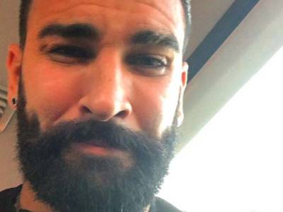 Adil Rami: ecco chi è il calciatore ‘toy boy’ fidanzato di Pamela Anderson