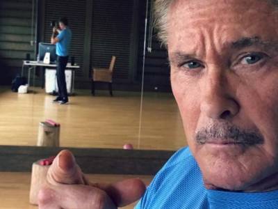 David Hasselhoff: tutto sul divo di Baywatch, da Supercar al terzo matrimonio…