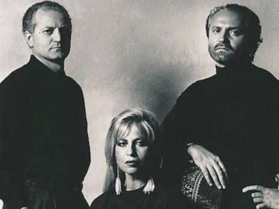 La storia di Gianni Versace, l’uomo dietro l’impero della moda (assassinato il 15 luglio 1997)