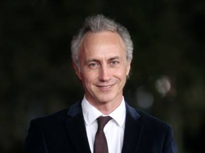 Marco Travaglio: baci appassionati con l’attrice Giorgia Salari!