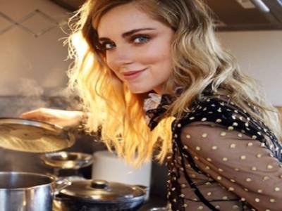 Chiara Ferragni ai fornelli, e Fedez: “Fantascienza”