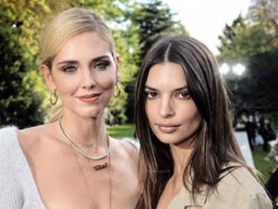 Chiara Ferragni: incidente piccante con Emily Ratajkowski!